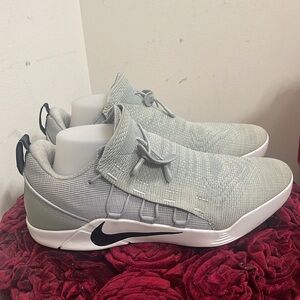 Kobe Bryant Nike Laceless Men’s sneaker 👟10.5